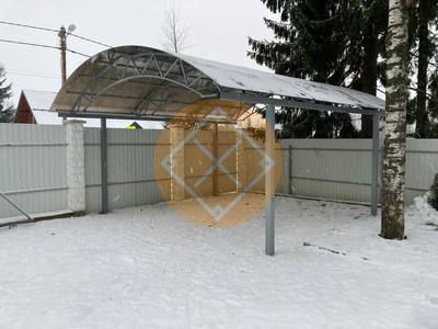 Арочный навес для машины из поликарбонатной крыши